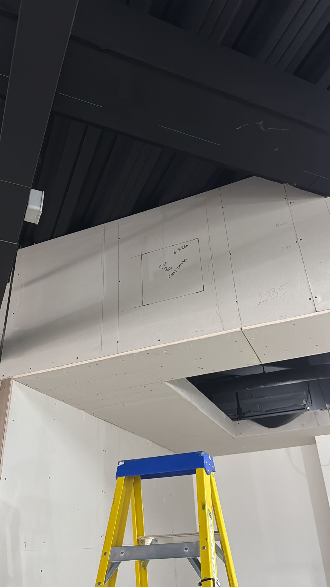 Plasterboard margins with M&E services